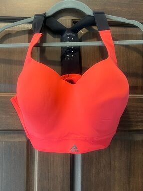 Adidas climachill Sports Bra size L